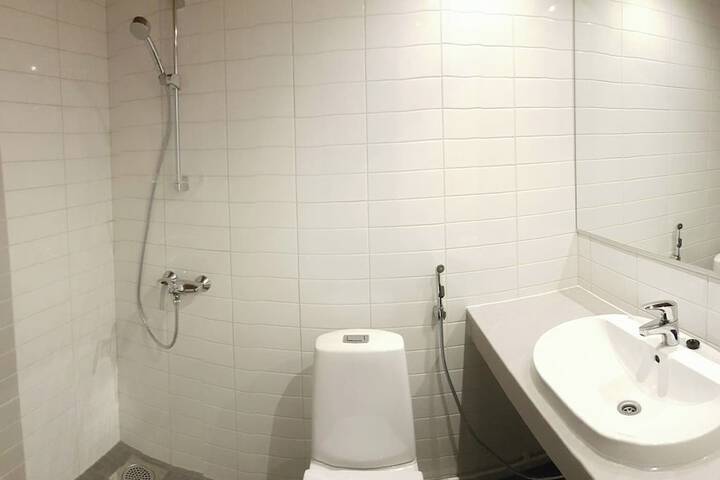 Room 18 of 36