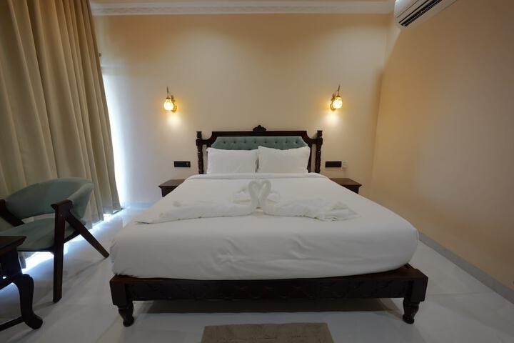 Room 15 of 38
