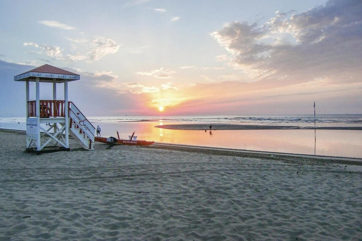 Beach 8 of 17