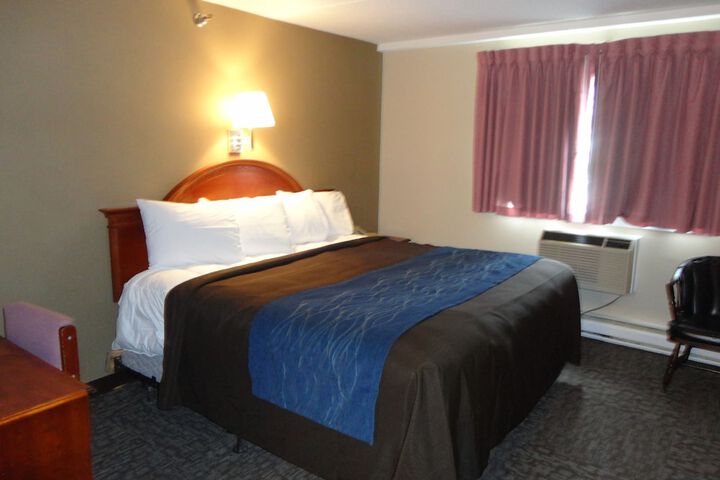 Room 6 of 15