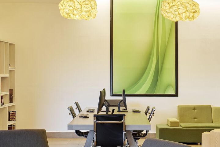 Business Center 36 of 38