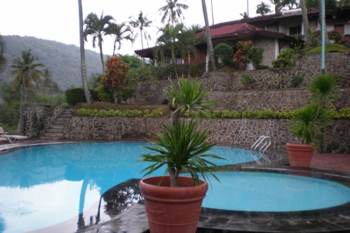 Pool 4 of 12