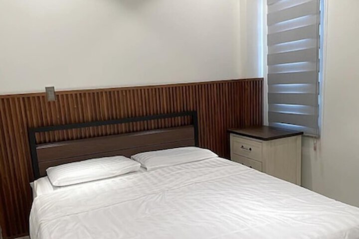 Room 2 of 6
