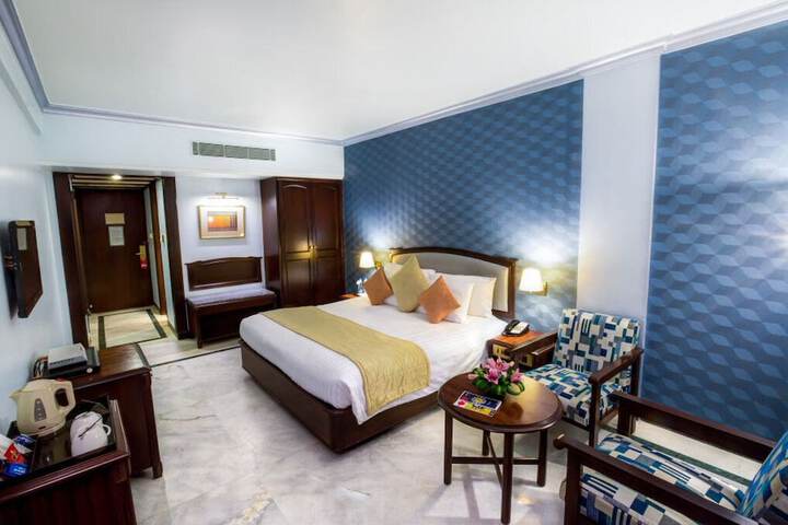Room 13 of 48