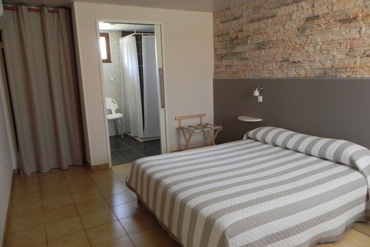 Room 9 of 29