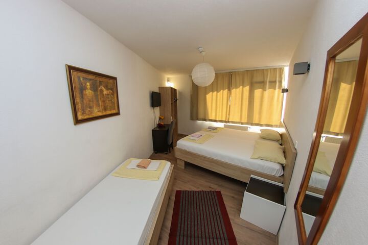 Room 41 of 73