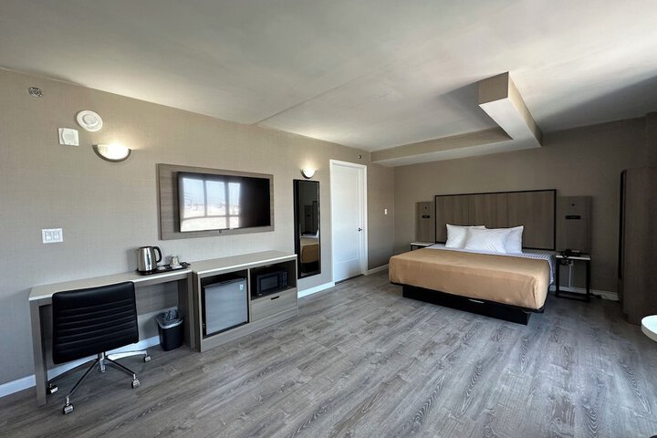 2 Double Beds (18 of 19)