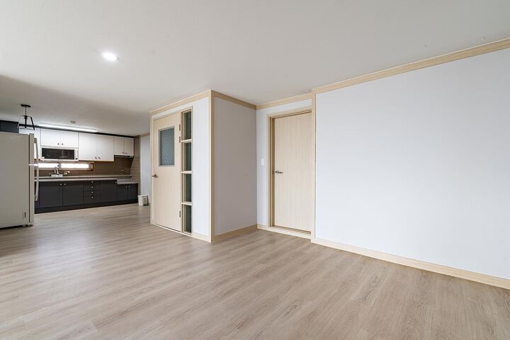 Room 43 of 60