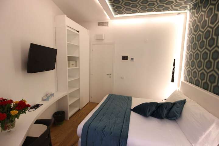 Room 25 of 238