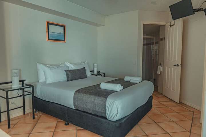 Room 15 of 90