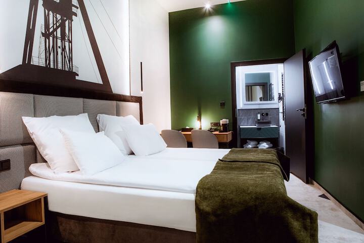 Room 21 of 62