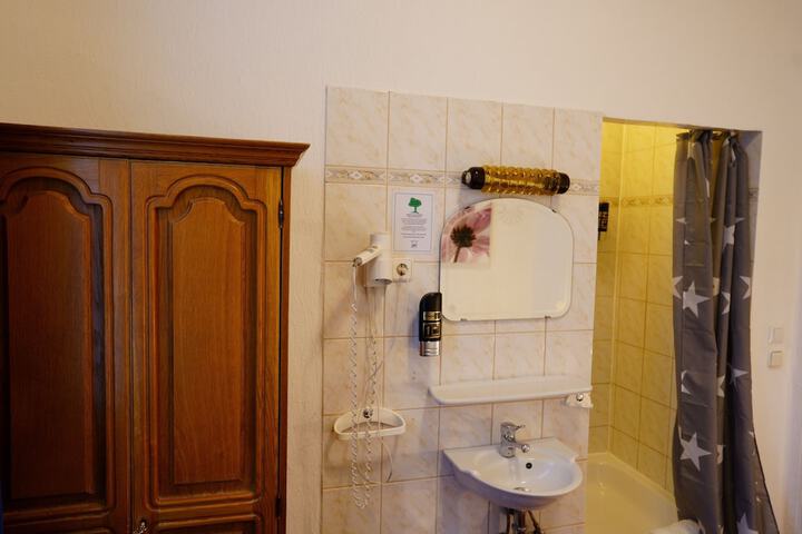 Room 53 of 71