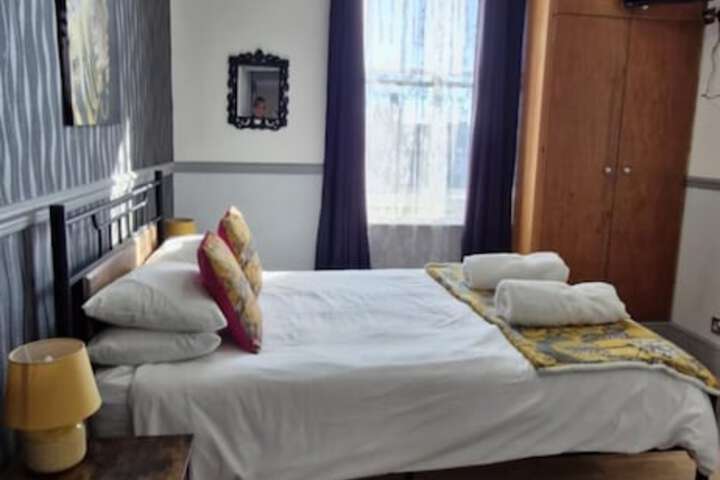 Room 105 of 263
