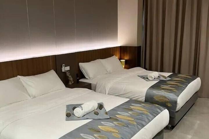 Room 9 of 39