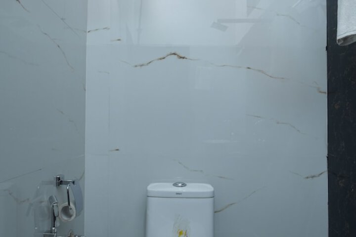 Room 11 of 23