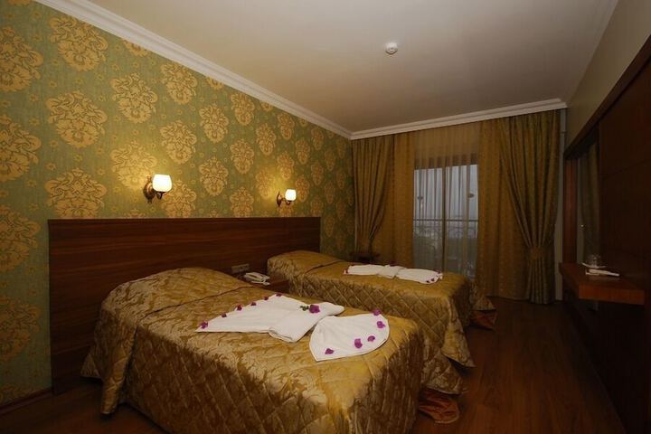 Room 4 of 44