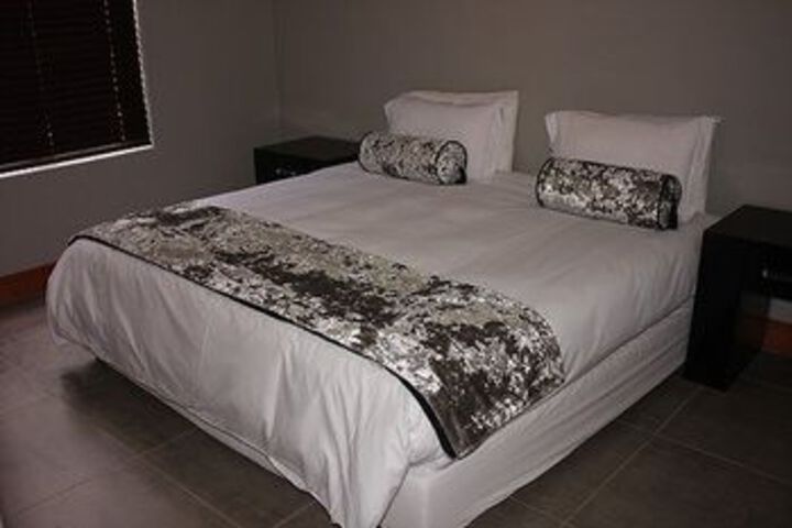 Room 4 of 14