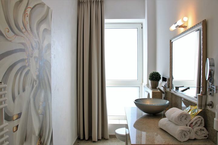 Room 26 of 45