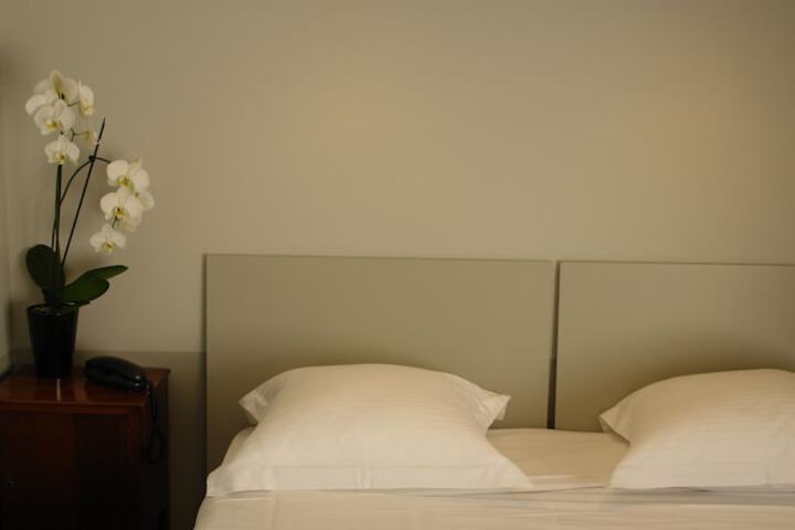 Room 5 of 51