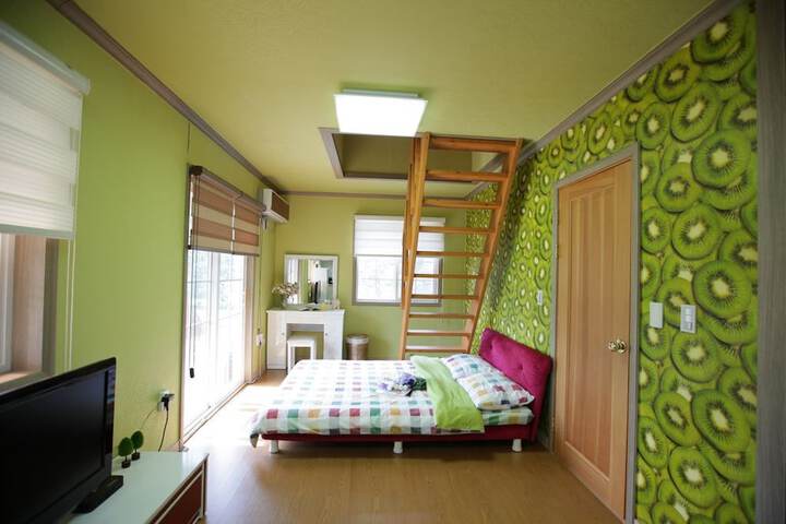 Room 7 of 63