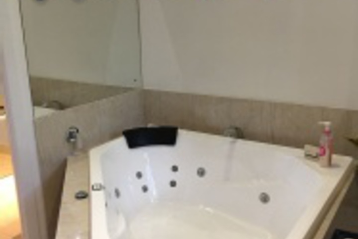 Hot Tub 163 of 180