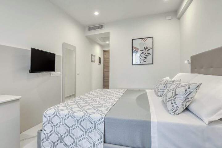Room 8 of 55