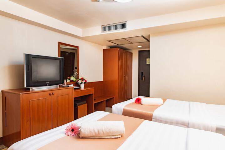 Room 15 of 98