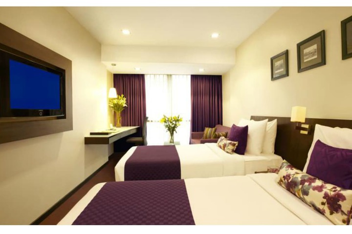 Room 10 of 116