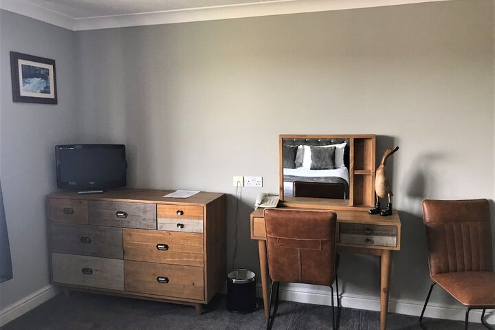 Room 18 of 50