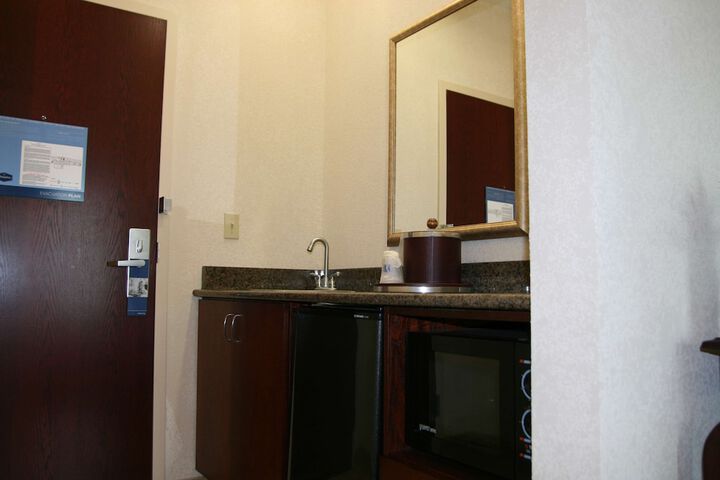 1 King Bed Studio Suite (8 of 10)