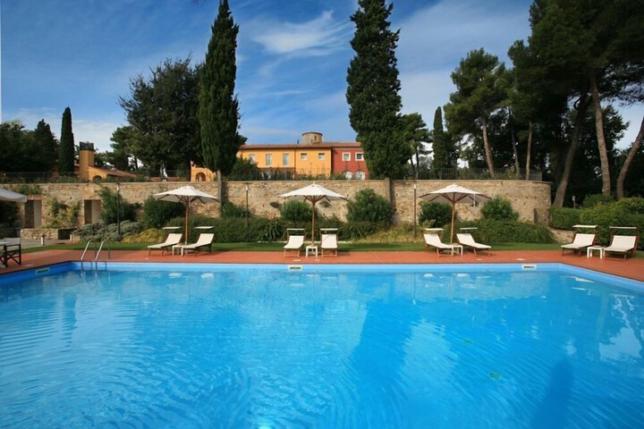 Pool 20 of 43