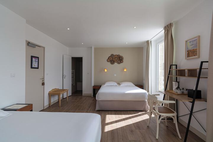 Room 27 of 64
