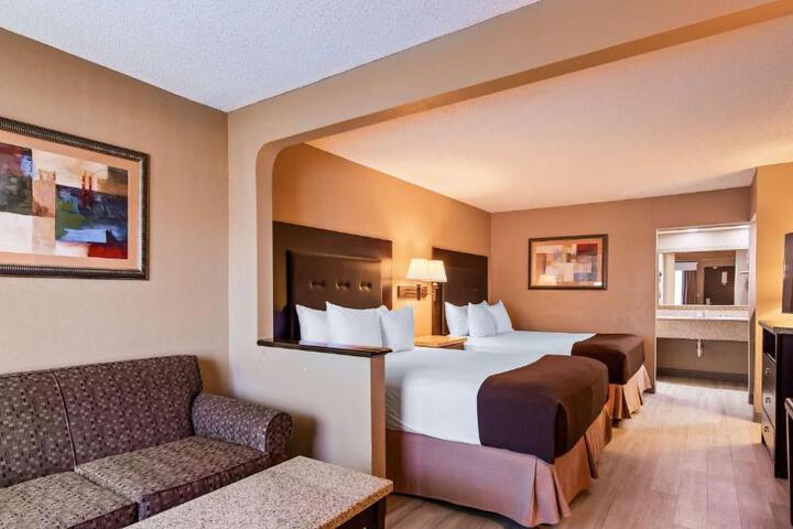 2 Queen Beds Sofa For Sitting Microwave and Refrigerator Oversized Room Desk Continental Breakfast (6 of 6)