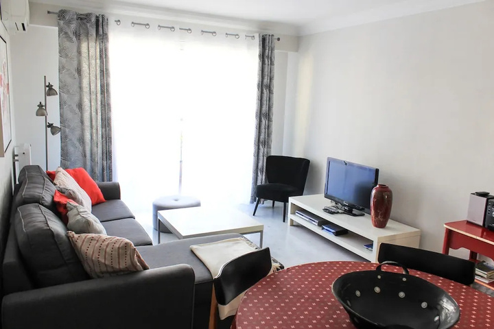 Room 2 of 16