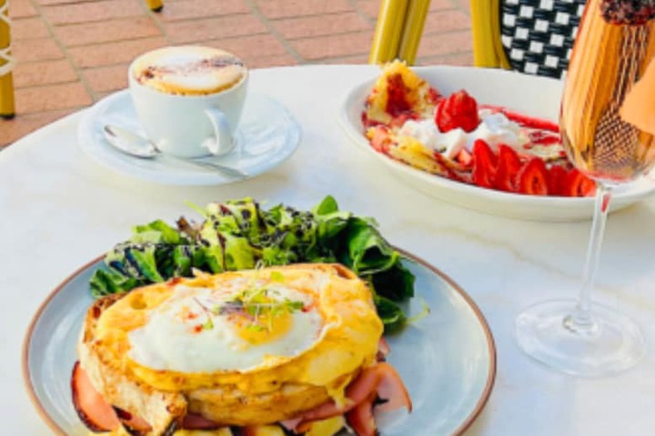 Breakfast/Coffee Service 38 of 43