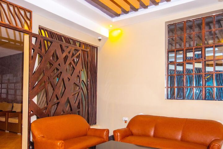 Lounge 29 of 34