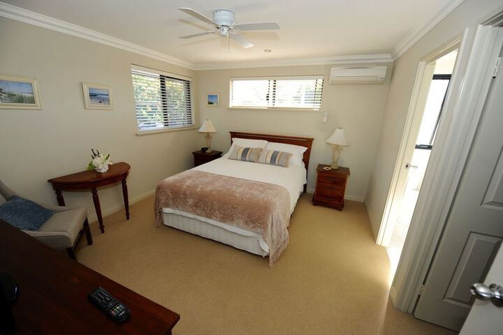Room 3 of 28