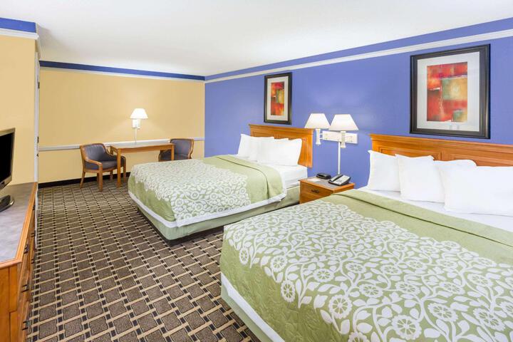 2 Double Beds (2 of 6)