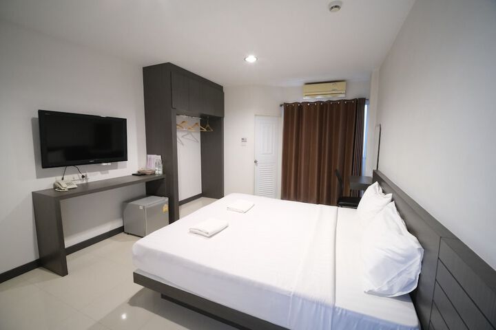 Room 5 of 40