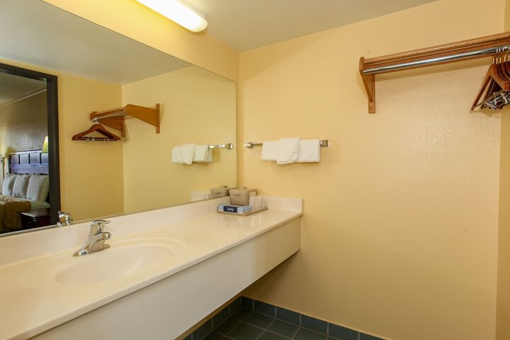 Bathroom sink