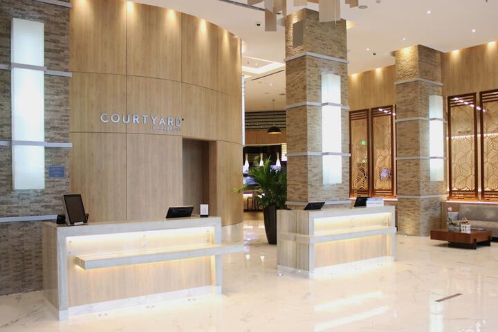 Entrance & Lobby