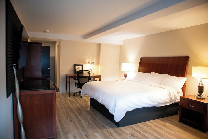 Room 16 of 33