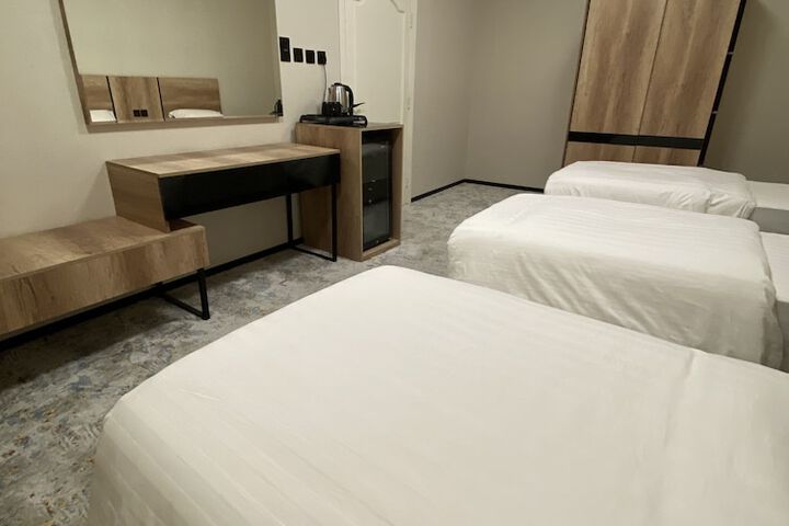 Room 7 of 24