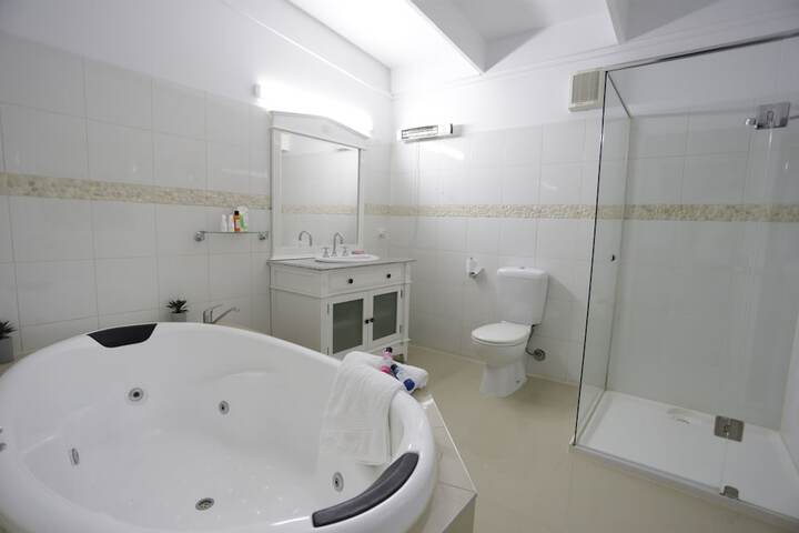 Room 7 of 17