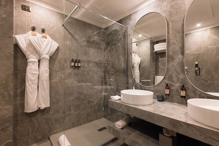 Clean Restrooms