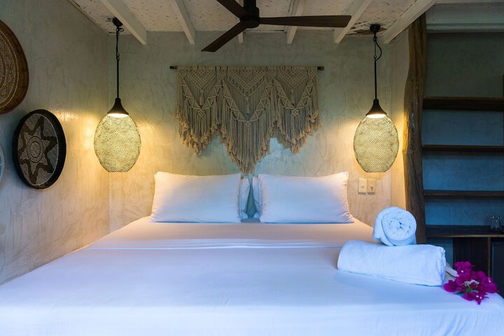 Room 4 of 43