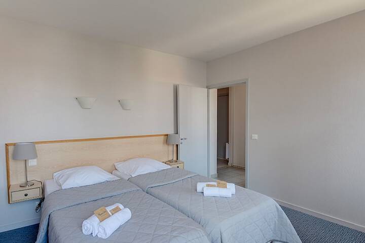 Room 10 of 48