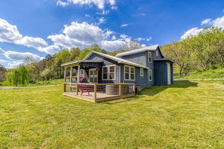 Image of The Barn Hot Tub, WIFI, 560 FREE tickets each paid day