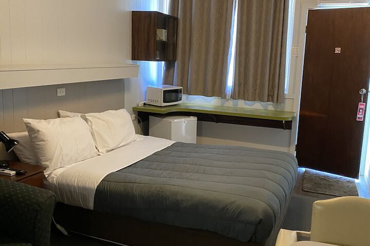 Room 13 of 50