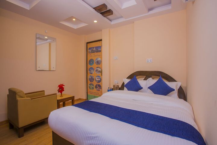 Room 7 of 16